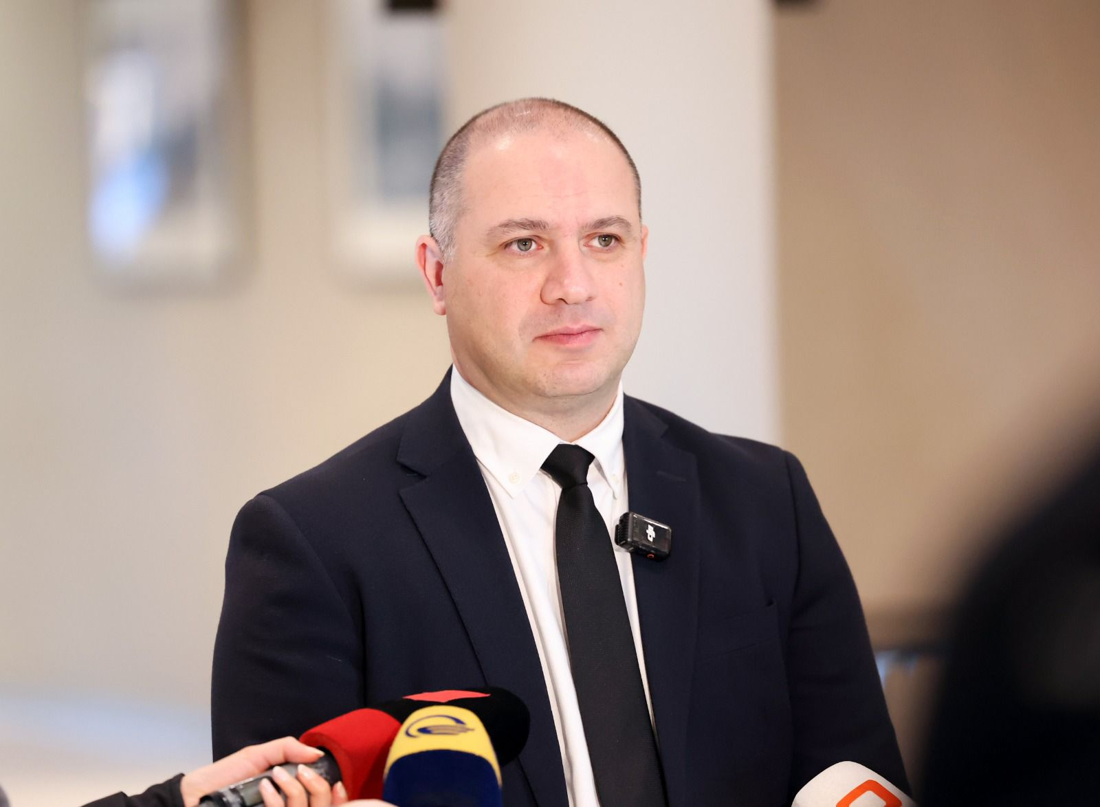 გივი მიქანაძე: გაფორმდა ხელშეკრულება ბაზრის კვლევაში გამარჯვებულ კომპანიასთან, რომელიც უზრუნველყოფს სასკოლო ფორმების შეკერვას დაწყებითი საფეხურის მოსწავლეებისთვის